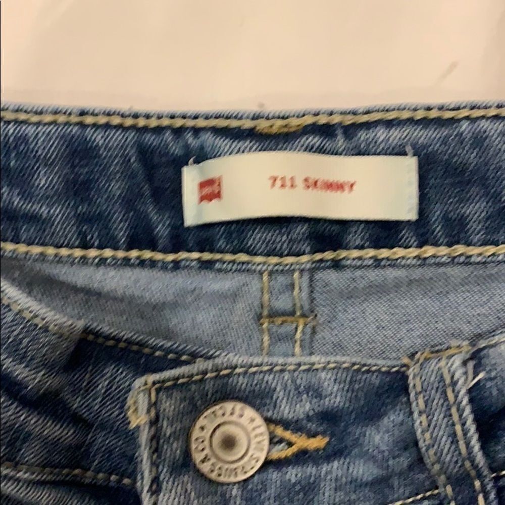Levi’s    - Picture 3 of 5